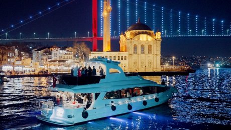 Bosphorus Fun Cruise on Luxury Yacht in Istanbul - 1